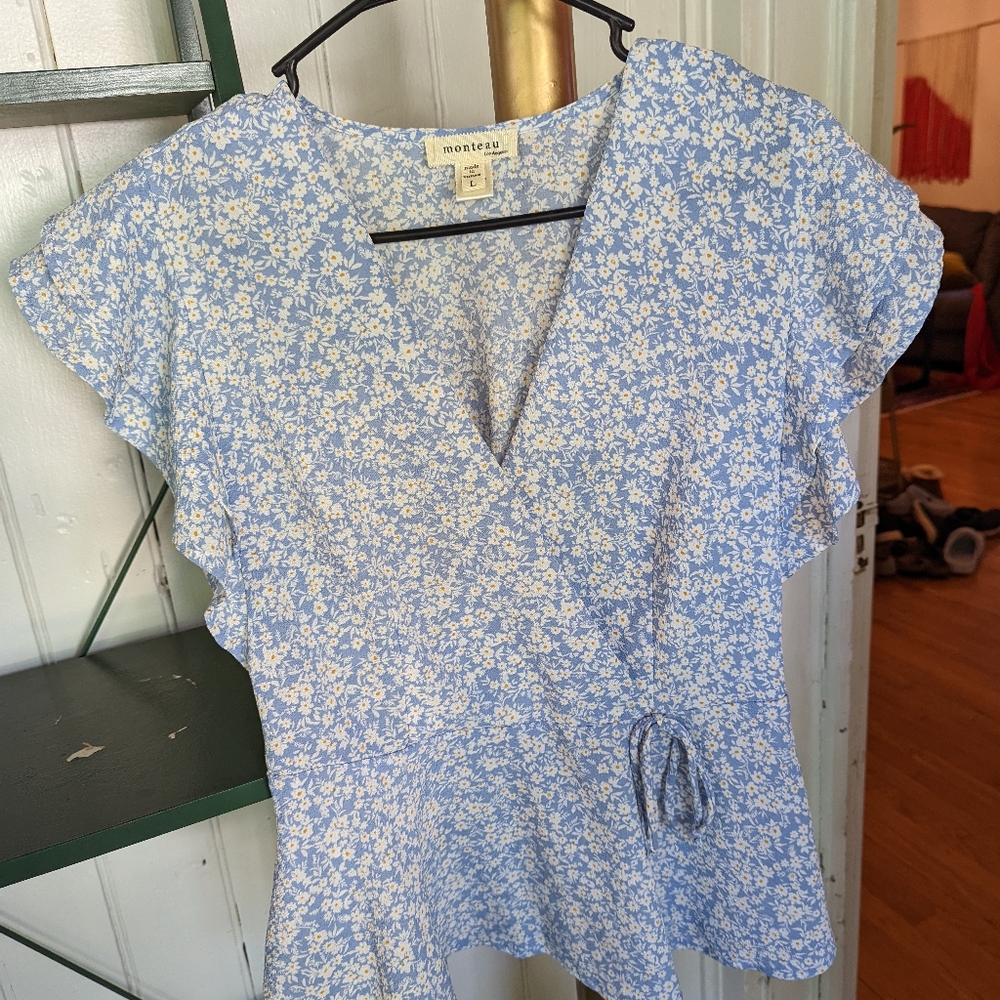 Monteau Blue Floral Flutter Sleeve Peplum Top